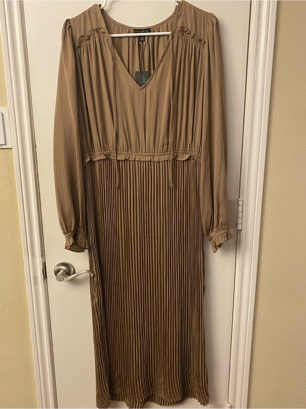 Current Air Pleated Satin V-Neck Maxi Dress Tan/Brown Women's Size Medium Boho